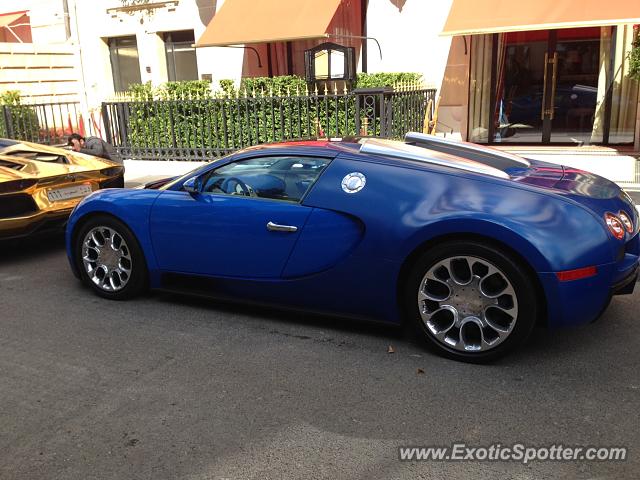 Bugatti Veyron spotted in Paris, France