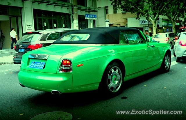 Rolls Royce Phantom spotted in Shanghai, China