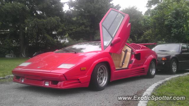 Lamborghini Countach spotted in Woodmere, New York