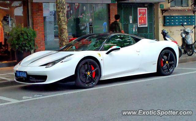 Ferrari 458 Italia spotted in Shanghai, China