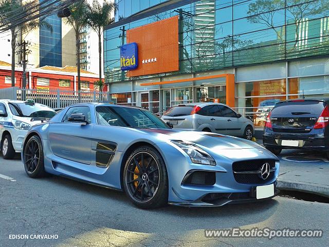 Mercedes SLS AMG spotted in São Paulo, Brazil