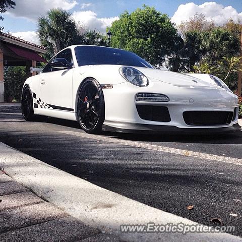 Porsche 911 GT3 spotted in Tokyo, Japan