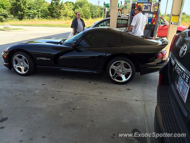 Dodge Viper spotted in Elkin, North Carolina