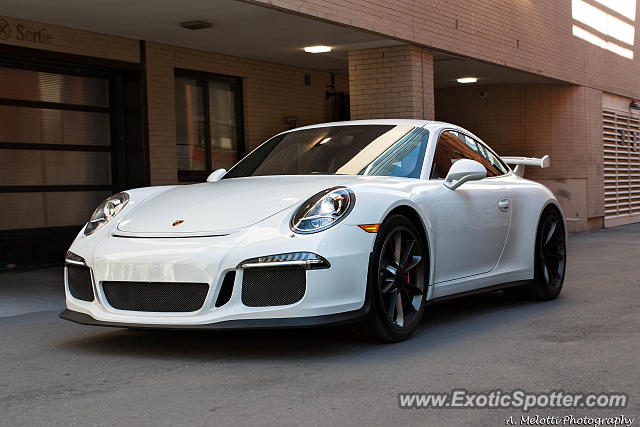 Porsche 911 GT3 spotted in Montreal, Canada