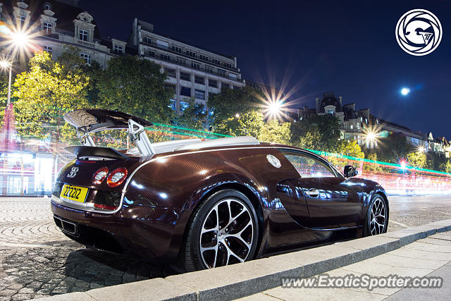 Bugatti Veyron spotted in Paris, France