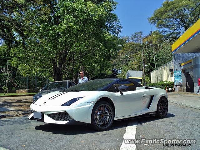 Lamborghini Gallardo spotted in São Paulo, Brazil