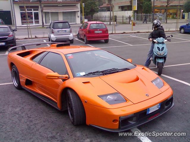 Lamborghini Diablo spotted in Padova, Italy