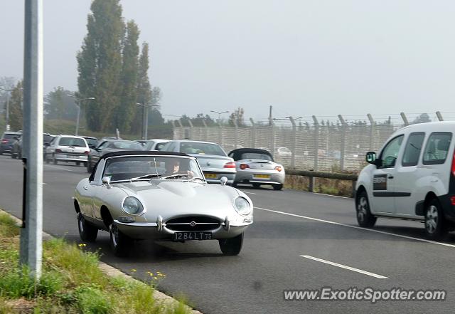 Jaguar E-Type spotted in Lyon, France