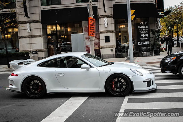 Porsche 911 GT3 spotted in Toronto, Canada