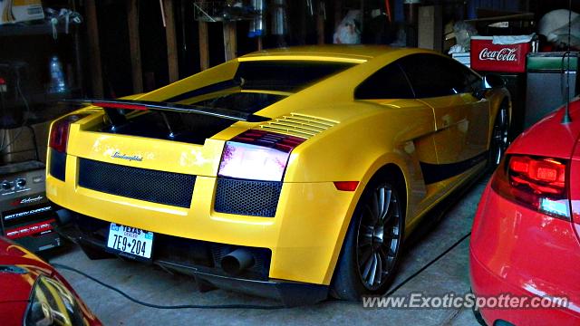 Lamborghini Gallardo spotted in Centennial, Colorado