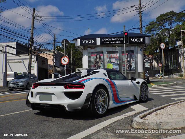 Porsche 918 Spyder spotted in São Paulo, Brazil