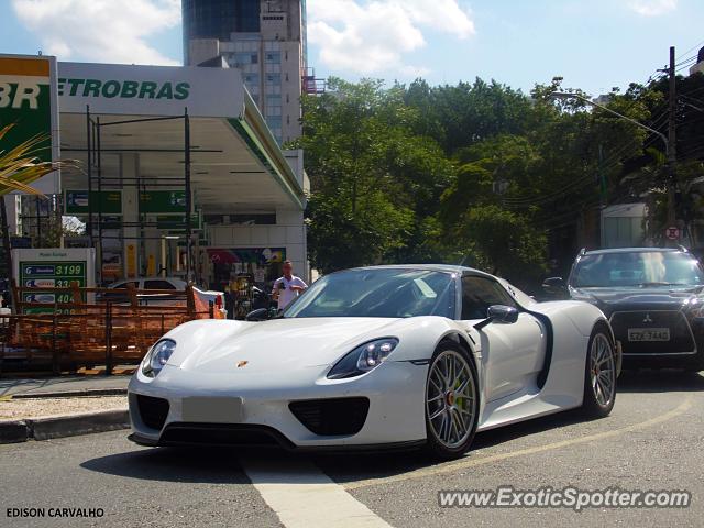 Porsche 918 Spyder spotted in São Paulo, Brazil