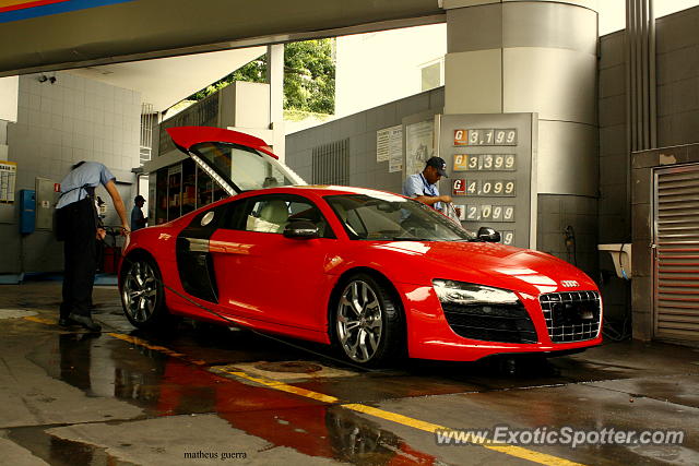 Audi R8 spotted in São Paulo, Brazil