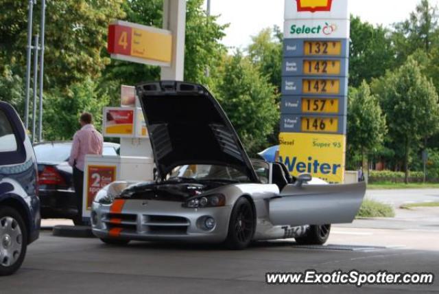 Dodge Viper spotted in Hamburg, Germany