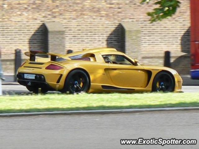 Porsche Carrera GT spotted in London, United Kingdom