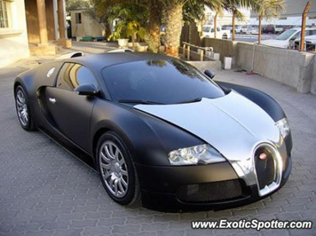 Bugatti Veyron spotted in Dubaï, United Arab Emirates