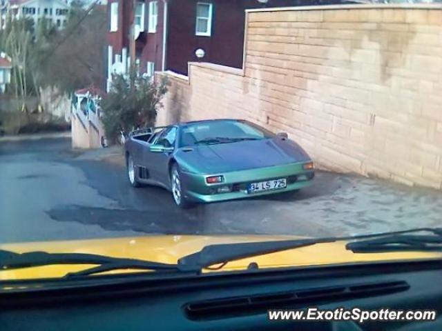 Lamborghini Diablo spotted in Istanbul, Turkey