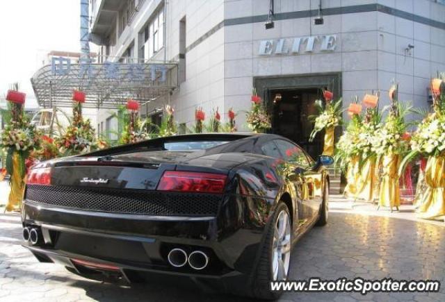 Lamborghini Gallardo spotted in Longyan, China