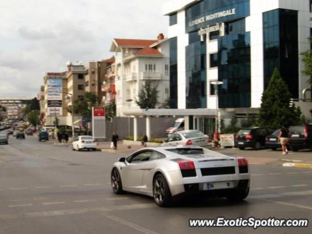 Lamborghini Gallardo spotted in Istanbul, Turkey