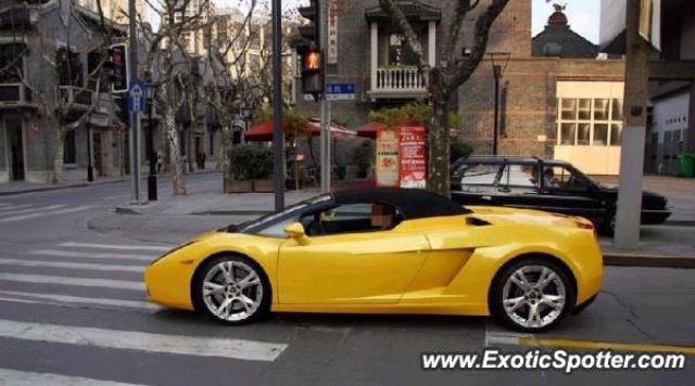 Lamborghini Gallardo spotted in Shanghai, China