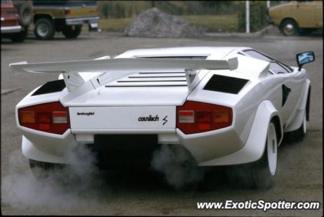 Lamborghini Countach spotted in Los Angeles, California