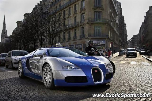 Bugatti Veyron spotted in Paris, France