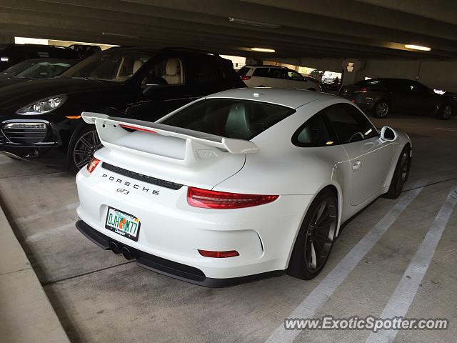 Porsche 911 GT3 spotted in Palm Beach, Florida