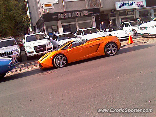 Lamborghini Gallardo spotted in Istanbul, Turkey