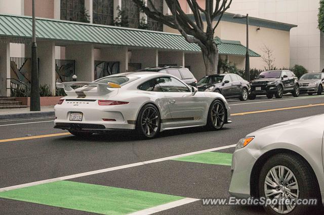 Porsche 911 GT3 spotted in Santa Monica, California