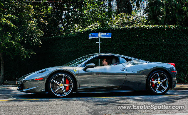 Ferrari 458 Italia spotted in São Paulo, Brazil