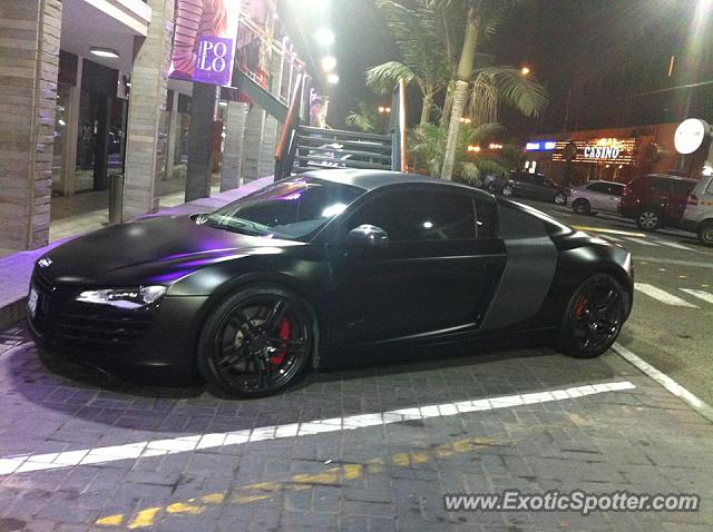 Audi R8 spotted in Lima, Peru