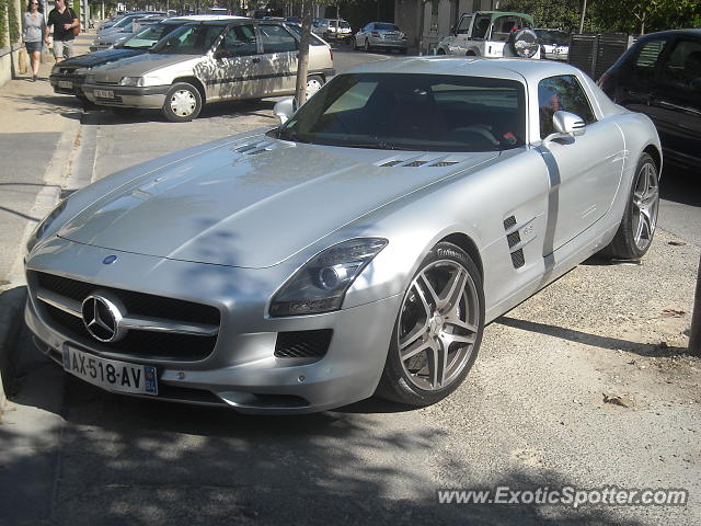 Mercedes SLS AMG spotted in Isle s/ Sorgue, France