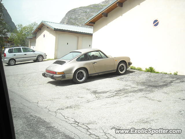 Porsche 911 spotted in Val d'Isère, France