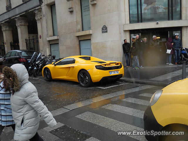 Mclaren MP4-12C spotted in Paris, France