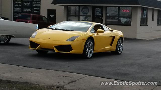 Lamborghini Gallardo spotted in Downers Grove, Illinois