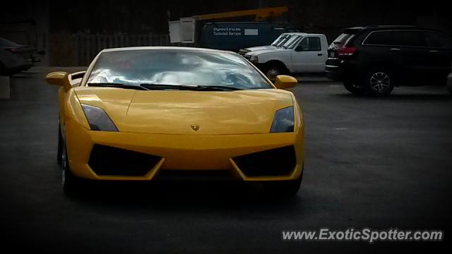 Lamborghini Gallardo spotted in Downers Grove, Illinois