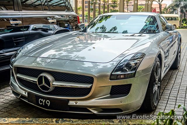 Mercedes SLS AMG spotted in Kuala Lumpur, Malaysia