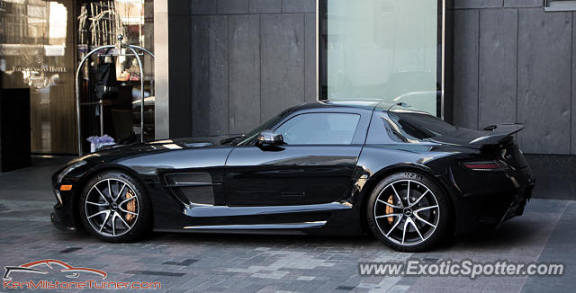 Mercedes SLS AMG spotted in Toronto, Canada