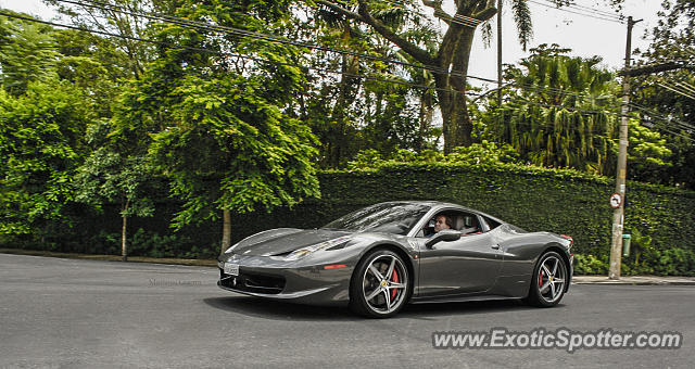 Ferrari 458 Italia spotted in São Paulo, Brazil