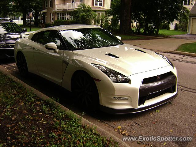 Nissan GT-R spotted in Geneva, Illinois