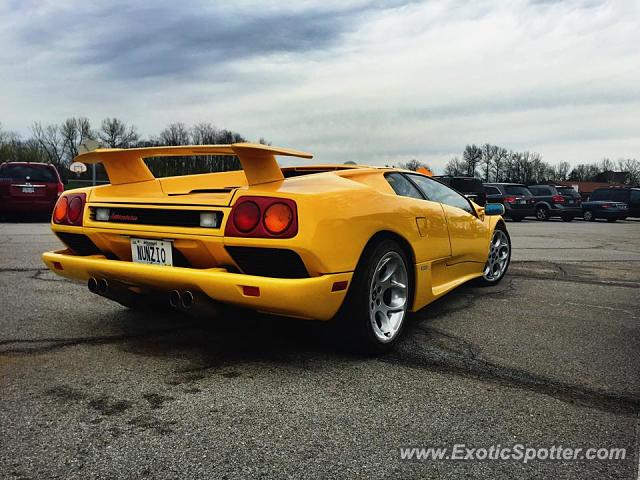 Lamborghini Diablo spotted in St. Louis, Missouri