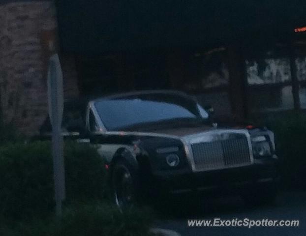 Rolls-Royce Phantom spotted in Orlando, Florida