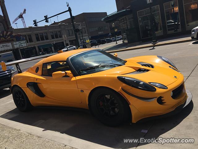 Lotus Elise spotted in Birmingham, Michigan