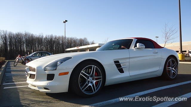 Mercedes SLS AMG spotted in Boucherville, Canada