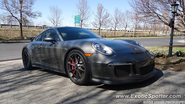 Porsche 911 GT3 spotted in Boucherville, Canada