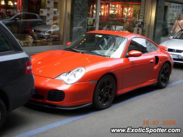 Porsche 911 GT3 spotted in Milan, Italy