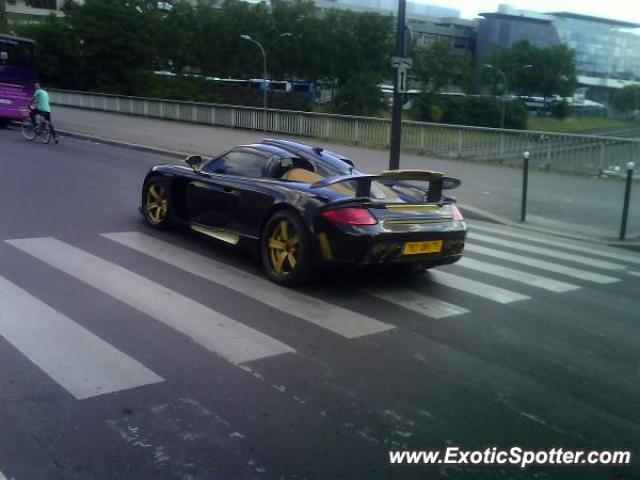 Porsche Carrera GT spotted in Paris, France