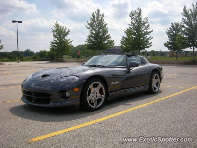 Dodge Viper spotted in Deerpark, Illinois