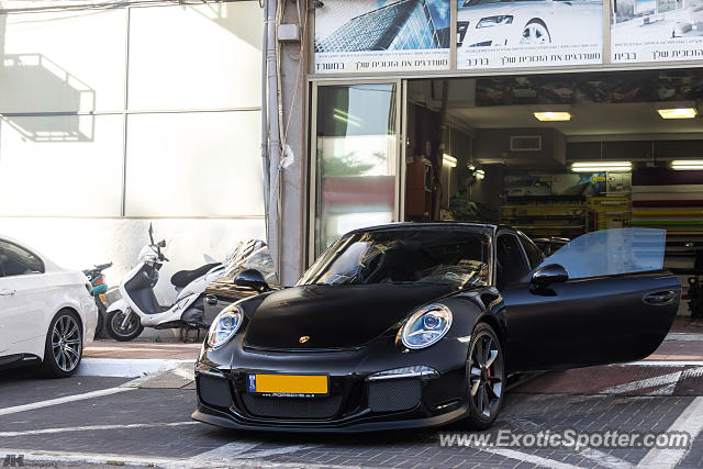 Porsche 911 GT3 spotted in Tel Aviv, Israel