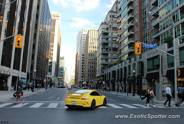 Porsche 911 GT3 spotted in Toronto, Canada